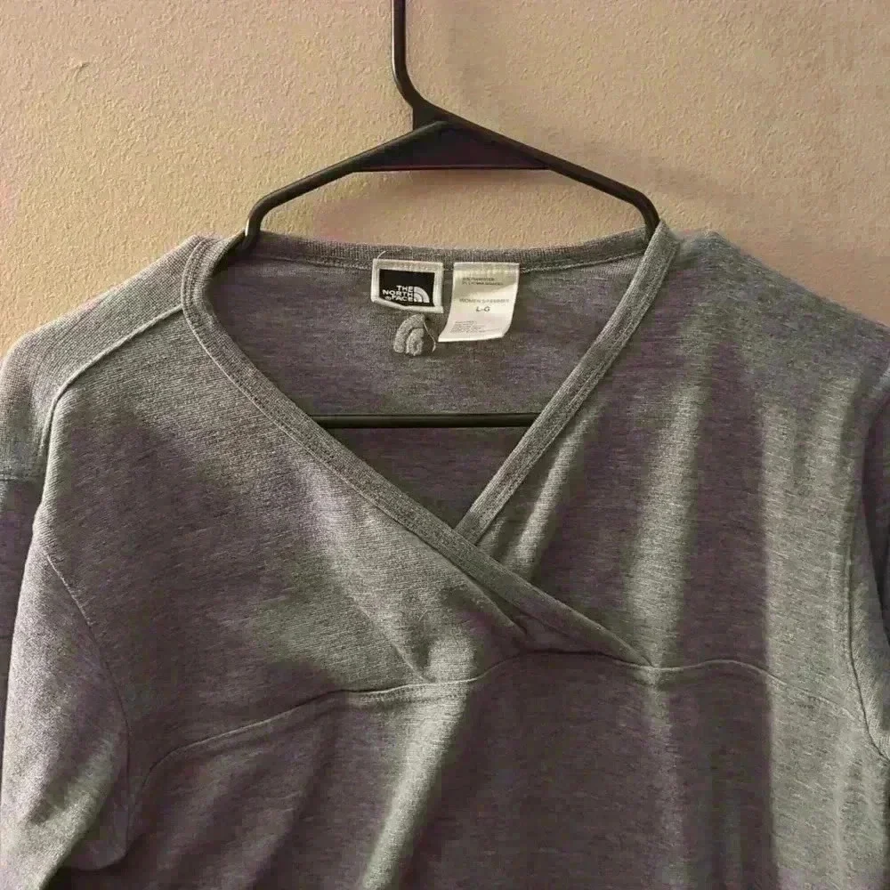 The North Face long sleeve shirt, gray, large - Picture 3 of 6